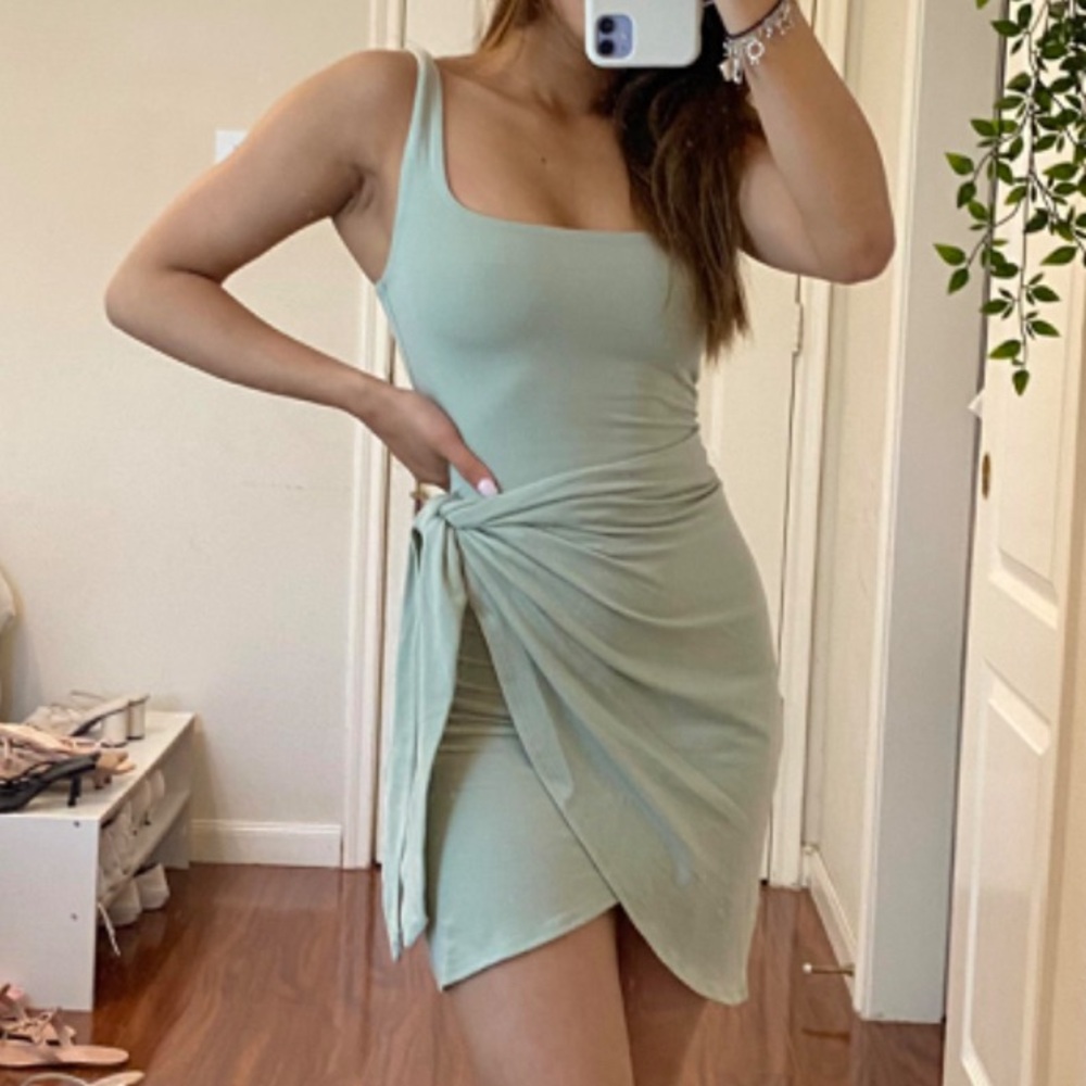 Aritzia Wilfred Saturn Mini Dress